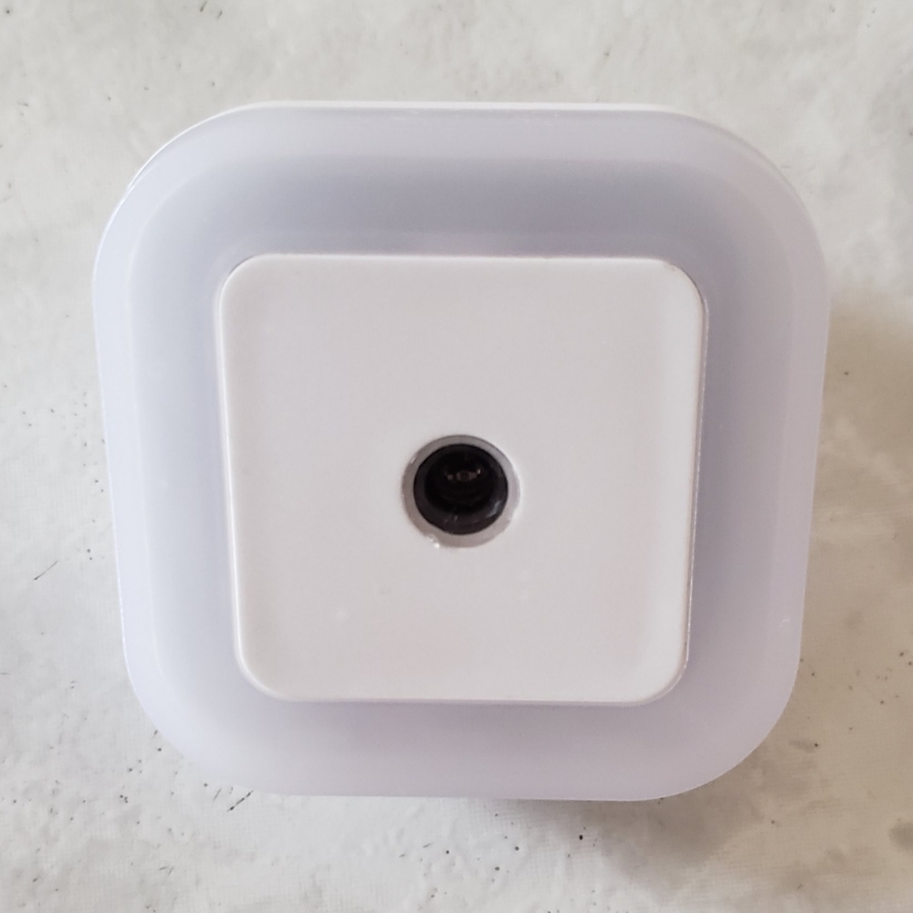 6xLED Night Light Lamp with Smart Sensor - Picture 3 of 4